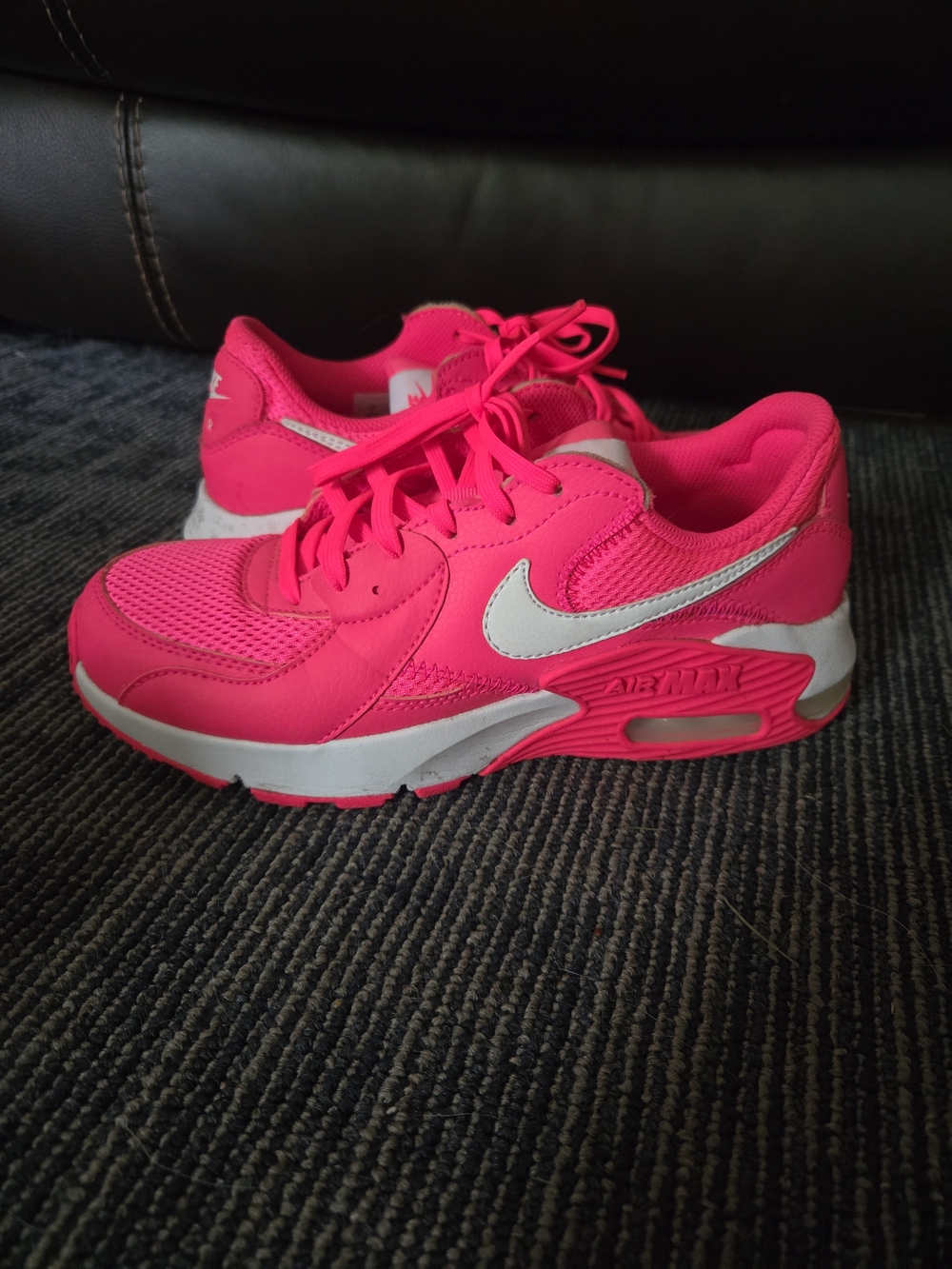 Nike Women’s Vibrant Pink Air Max Running Sneakers